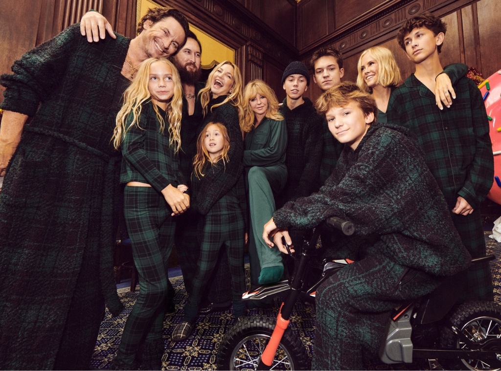 Kate Hudson And Goldie Hawn s SKIMS Holiday Pajamas Are Selling Out Fast kate-hudson-and-goldie-hawn-s-skims-holiday-pajamas-are-selling-out-fast